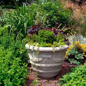 Garden
      Urns